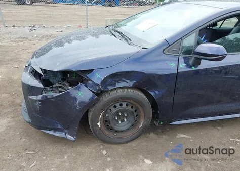 2020 Toyota Corolla Le z USA, uszkodzony, nr VIN 5YFEPRAE7LP133638